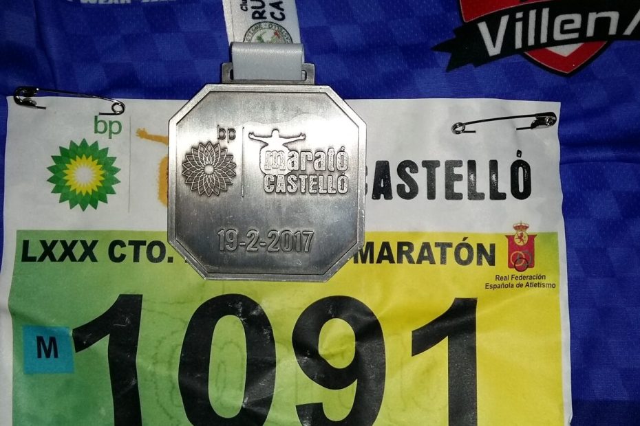 Medalla y dorsal 1091 de la Maratón de Castellón 2017